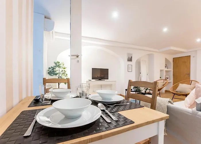 Almada Hideaway W/ Ac & Private Pool By Lovelystay Lägenhet Oporto