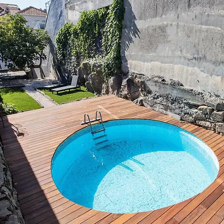 Almada Hideaway W/ Ac & Private Pool By Lovelystay *